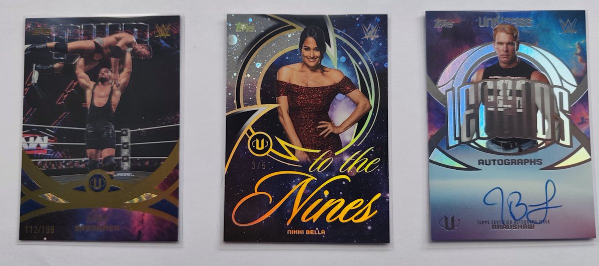 cocoshadowlol's tweet photo. Ouverture d'une Mega Topps Universe WWE , de très jolis inserts,avec Nikki Bella/5 ,Bron Breaker/199 et signature on card Bradshaw alias JBL😍 @Gylbret @Topps https://t.co/rK8Yr2gpgb