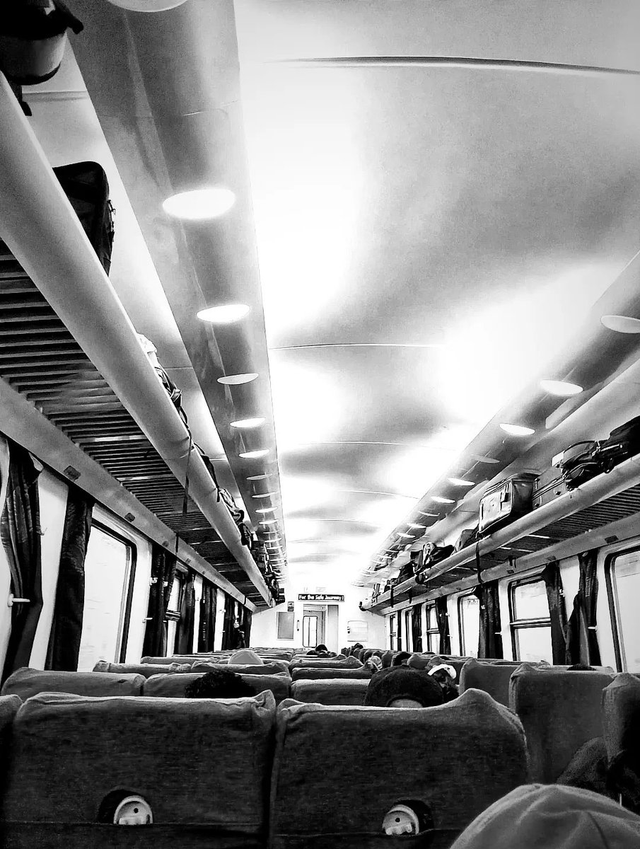 themasitsa's tweet photo. Rail on😌 https://t.co/vYgXoP4GpD