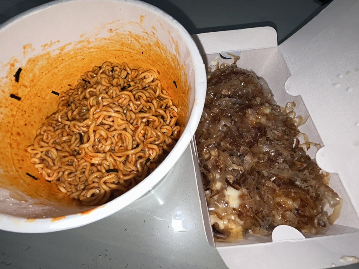 nompangibites's tweet photo. #푸드팽이트
아침: 계란볶음밥, 김치, 황도복숭아, 오렌지쥬스
1차간식: 나쵸+버갈튀소스, 레몬에이드
저녁: 타코야끼, 불닭큰컵
2차간식: 비쵸비1개 https://t.co/TLs2TJAAuN