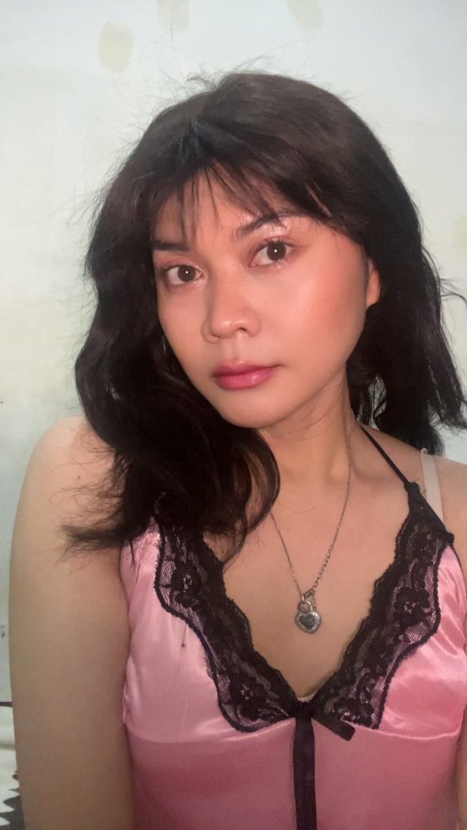 cicifemboy's tweet photo. Pilih pink atau putih? #femboy #cder #crossdresser https://t.co/t9vzMoSj7b