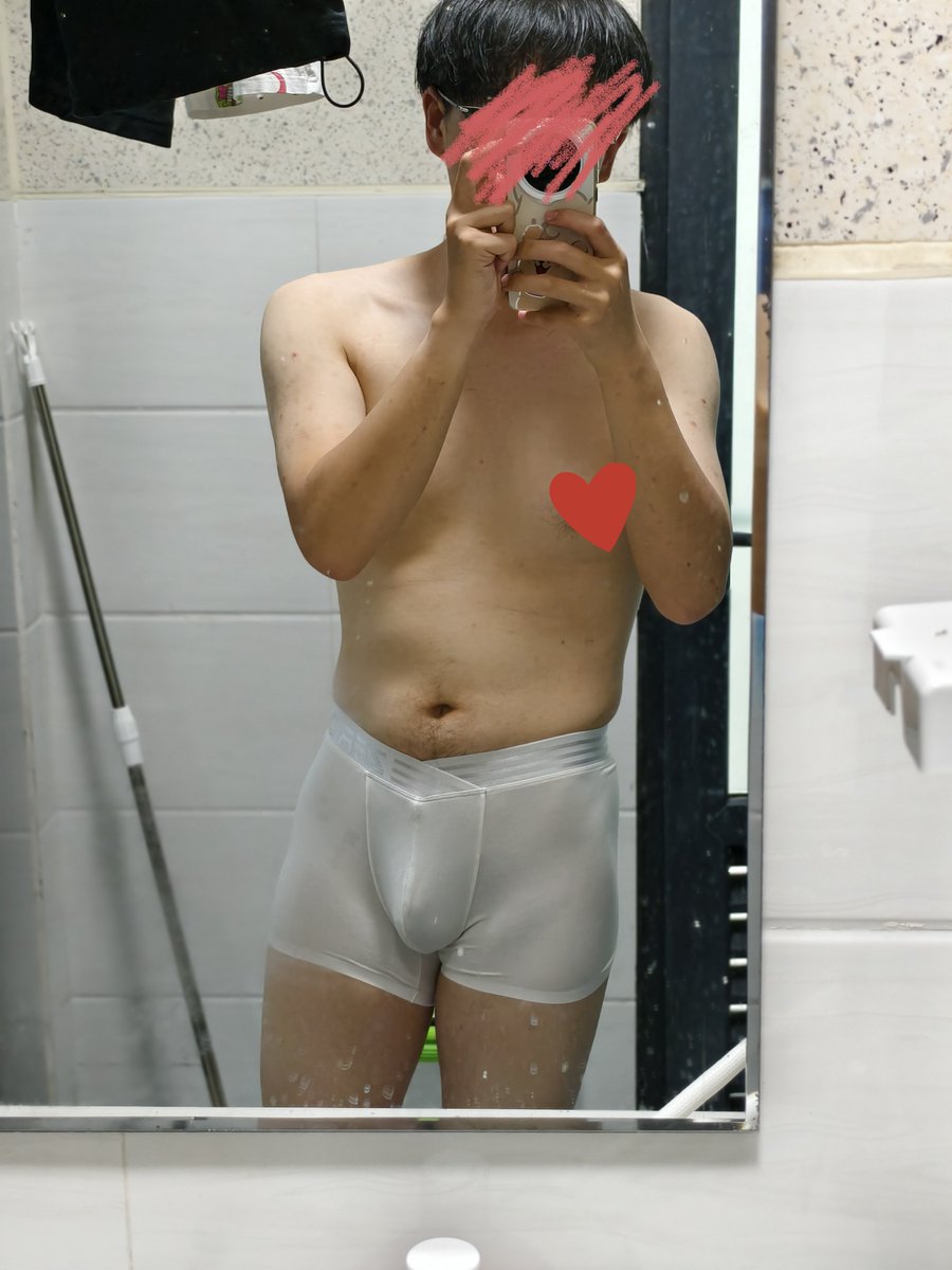 cyzhen666a's tweet photo. ⚠️⚠️NSEW⚠️⚠️
⚠️⚠️NSFW⚠️⚠️
⚠️⚠️NSFW⚠️⚠️

新买的内裤的白色款…感觉好诱人……🥵🥵
忍不住在阳台对着镜子拍了几张🥵

可能因为晚上吃了夜宵吧…肚子上的肉好明显…😭😭 https://t.co/1yncKHuKcw