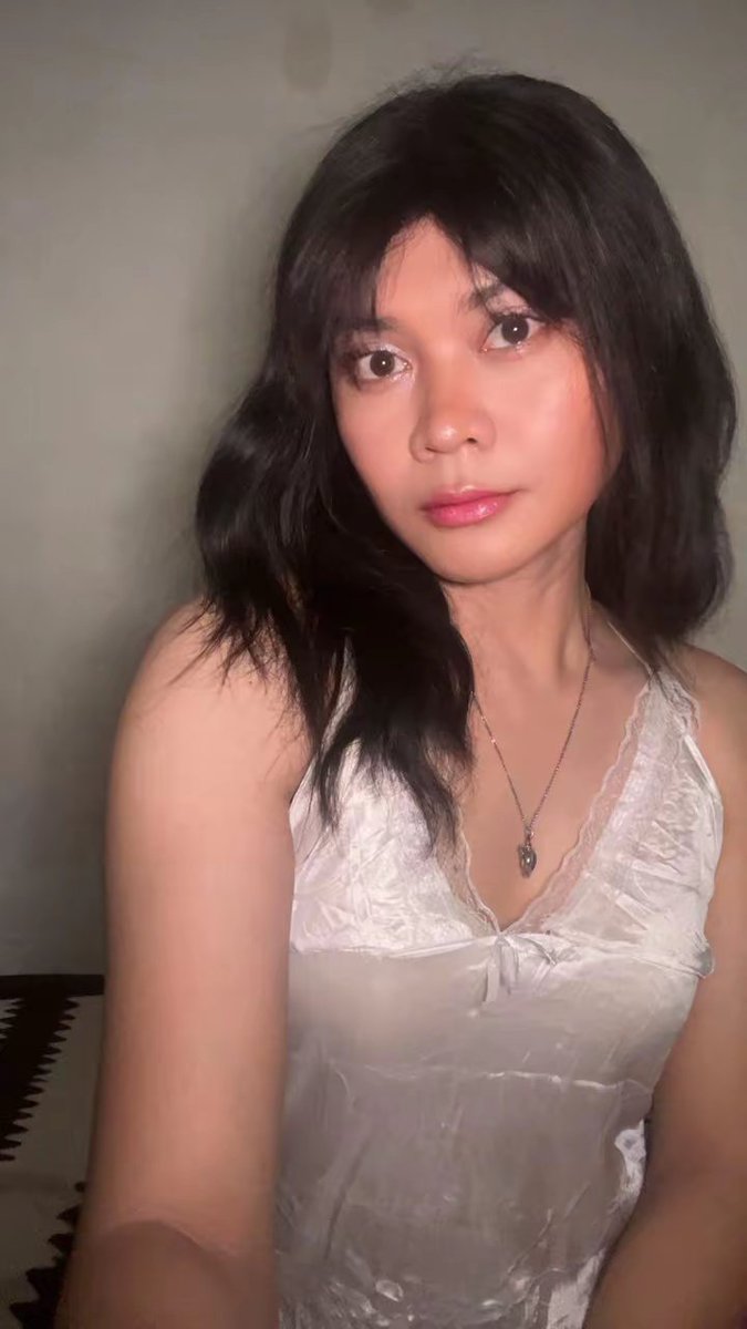 cicifemboy's tweet photo. Pilih pink atau putih? #femboy #cder #crossdresser https://t.co/t9vzMoSj7b