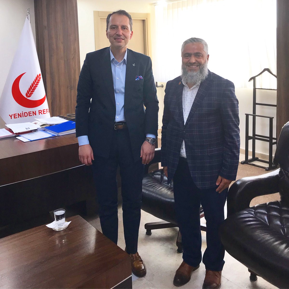 bedirhanasln25's tweet photo. Cuma rahmettir
Berekettir
Duâ etmektir
Hatırlamak
Hatırlanmaktır
Gönül almaktır
Allah'ın selamı,rahmeti,bereketi üzerimize olsun
Rabb'im birliğimizi,dirliğimizi
kardeşliğimizi daim,ümmeti Muhammed’in kurtuluşuna,insanlığın iki cihan saadetine vesile eylesin
Selam veduaile
#altın https://t.co/mARZ0TxhXx