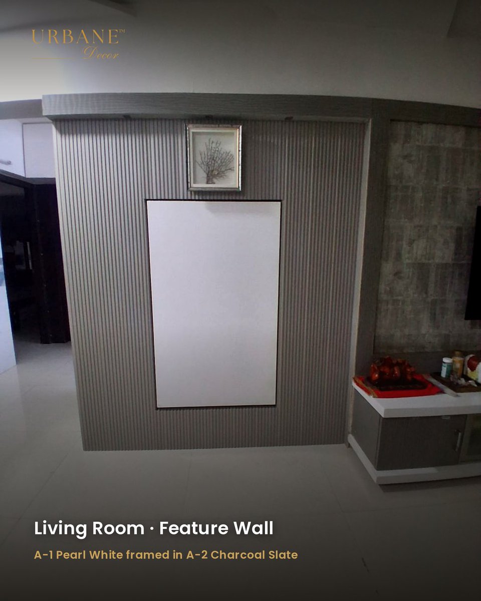 UrbaneDecor24's tweet photo. Two tones, one wall.

New install — Wudonn A-1 Pearl White framed in A-2 Charcoal Slate on the living-room feature wall, with Pearl White fluting on the bedroom wardrobe. Depth and warmth, without darkening the room.

#Wudonn #FlutedPanels #InteriorDesign #UrbaneDecor https://t.co/dOH84MLybP
