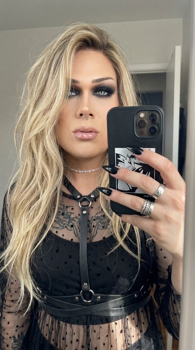 laylascaranz's tweet photo. Chega uma hora que a gente não sente mais raiva, só sente preguiça. Minta, saia, faça o que quiser... a sua vida é sua, e a minha paz é minha. https://t.co/On5GIOfsHB