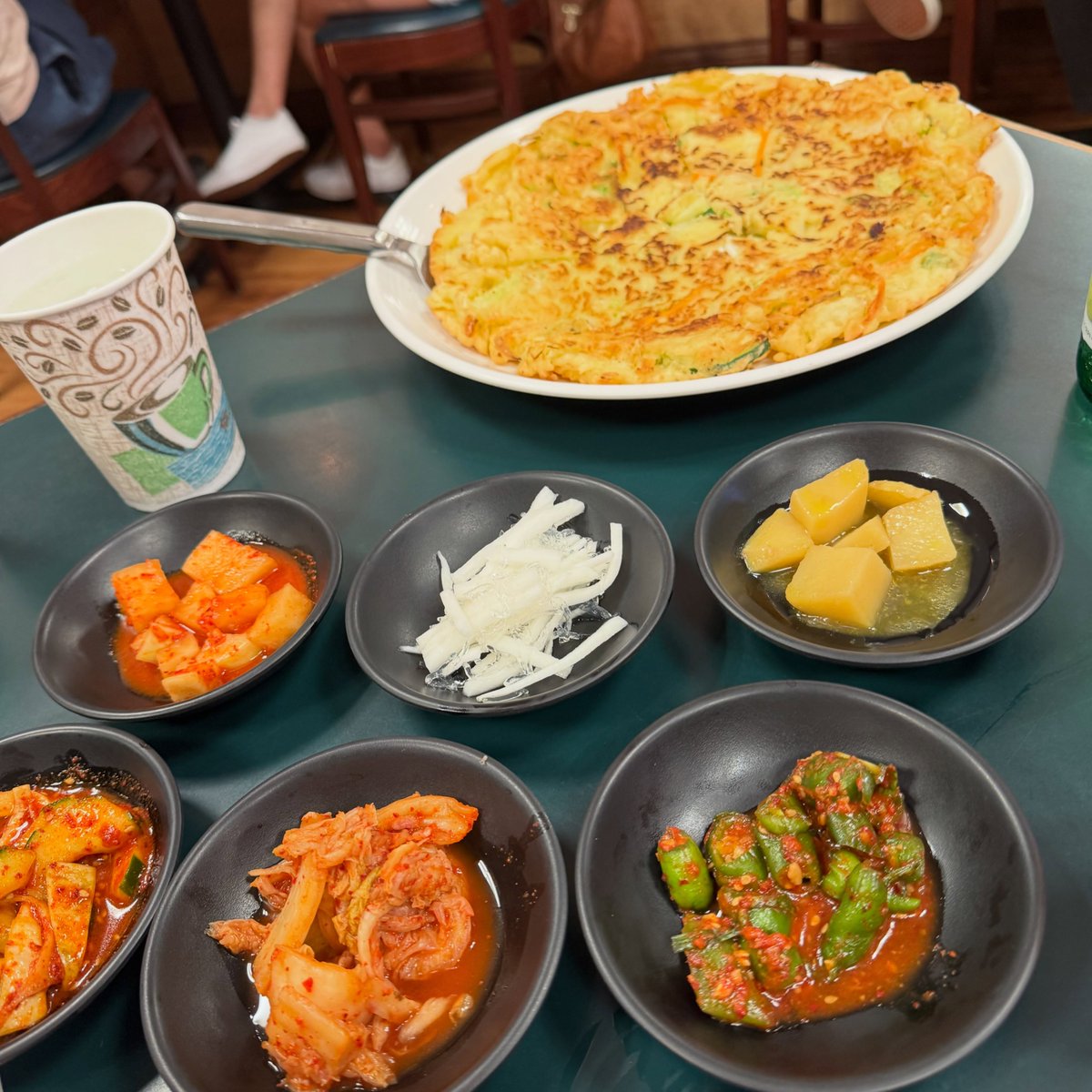 RavenBalotnad's tweet photo. Delicious vegetable pancakes and bulgogi at Min Ga! https://t.co/frIX2cUNsY