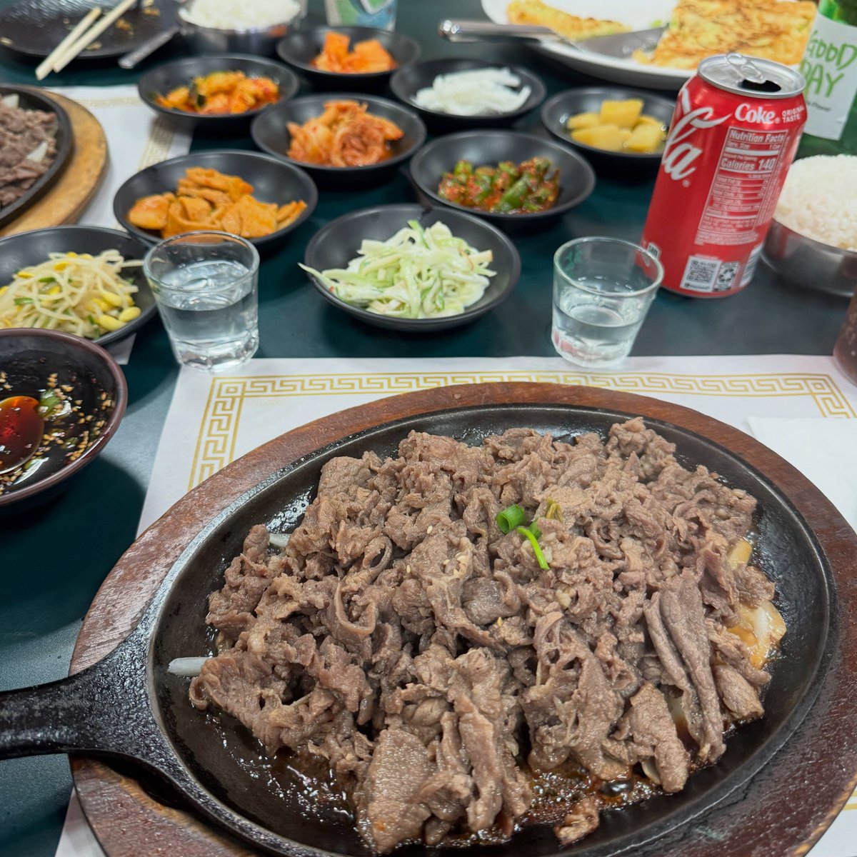RavenBalotnad's tweet photo. Delicious vegetable pancakes and bulgogi at Min Ga! https://t.co/frIX2cUNsY