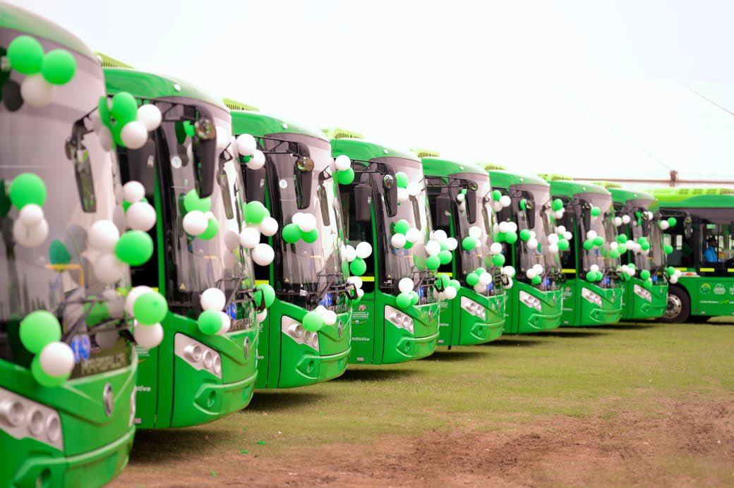 MaryamNSharif's tweet photo. Multan today gets its fleet of beautiful Green Buses. Total 164 buses for Multan alone. https://t.co/oW4cvDQdwd