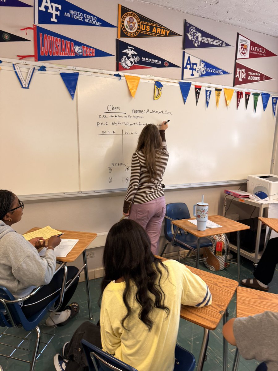 jeprincipal's tweet photo. These amazing @LakeHighlandsHS AVID sophomores are rockin tutorials! @VgarseeTackett #AVID4Possibility @kerrijones03 https://t.co/JuUlyUW0Nu