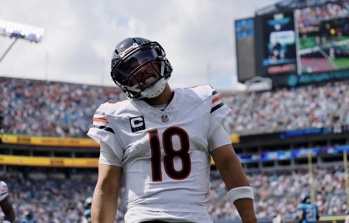 SleeperBears's tweet photo. Caleb Williams is a TD pass away from being the third QB EVER to throw his 50th career touchdown pass before throwing his 15th career interception, per @ProFootballTalk 

Joining Patrick Mahomes and Lamar Jackson as the only other QBs to do it https://t.co/kdlGYYbzoW