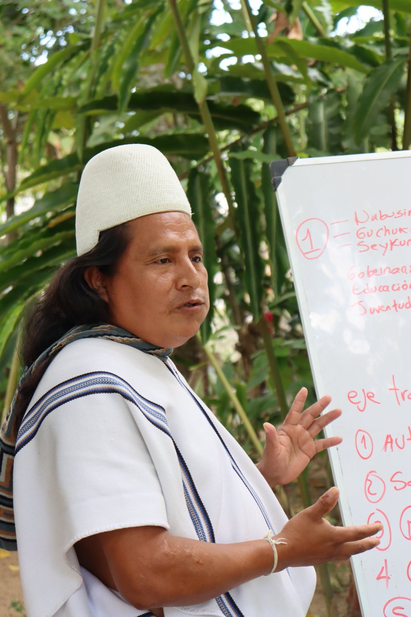 CsiviComunes's tweet photo. Durante dos días en articulación con el Movimiento Juvenil por la Paz,compartimos, caminamos y aprendimos con las autoridades tradicionales y líderes indígenas sobre la importancia de la Línea negra, el conocimiento propio y la protección del corazón del mundo con el objetivo de desarrollar la primera cumbre por la paz de la Sierra Nevada. 
#GeneracionGarante