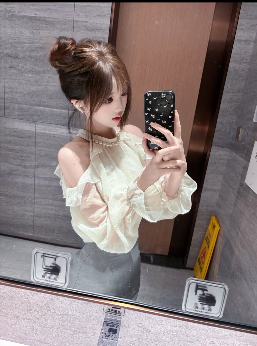 ashley66uc1's tweet photo. 哥哥们晚上好🥹

初二小班花   我真的不要🚪啊

真的给b看福。不信你试试！ https://t.co/Tjr9awcwfr