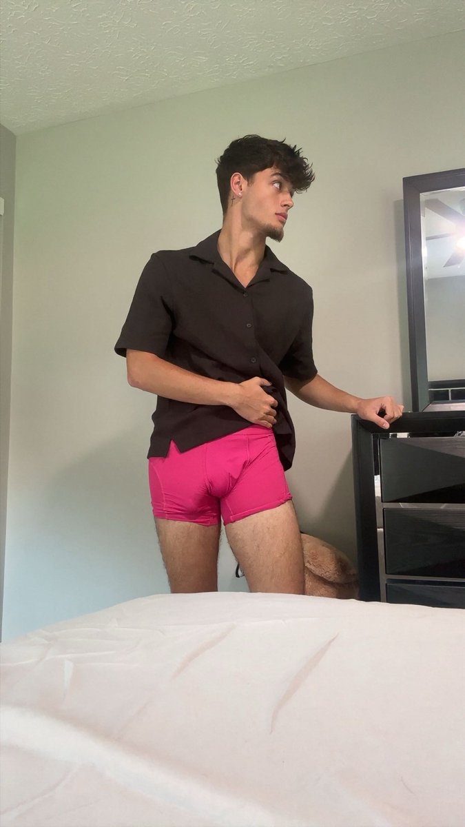 DaltonFerg321's tweet photo. Like what u see? https://t.co/wwlNkwZms2