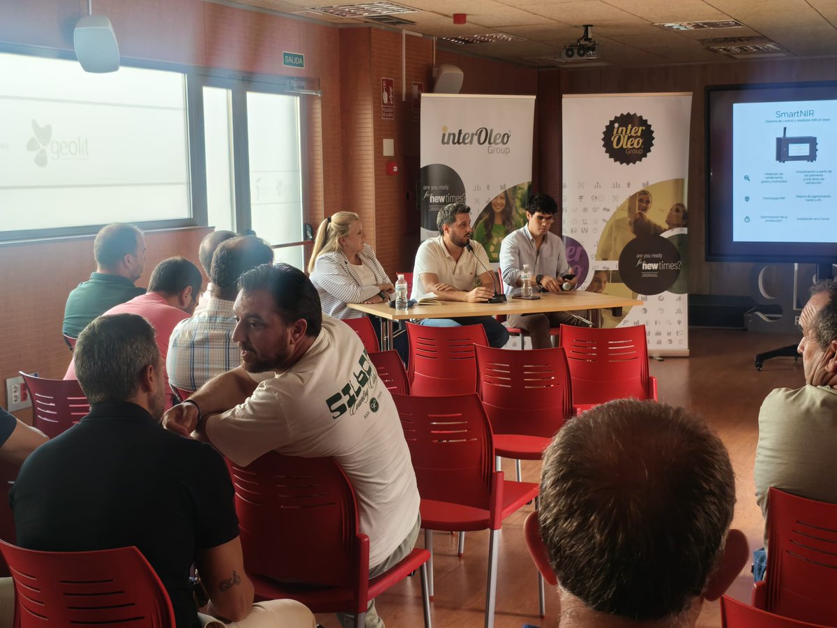 interoleo's tweet photo. Francisco Almagro, maestro de la SCA Ntra. Sra. de los Remedios (Jimena).
Nos habla sobre un caso real: "Datos de campaña en SCA Ntra. Sra. de los Remedios"

#GrupoInteroleo #JJTTGrupoInteroleo https://t.co/IkRcNCJeb0