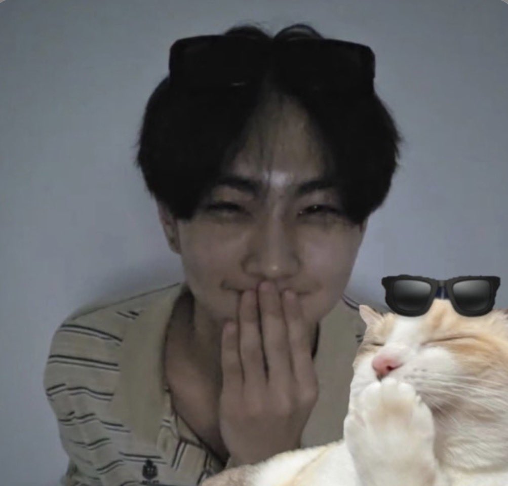 jungwonfeeds's tweet photo. new weverse profile pic 🤏

#JUNGWON https://t.co/UJaLcLvfby