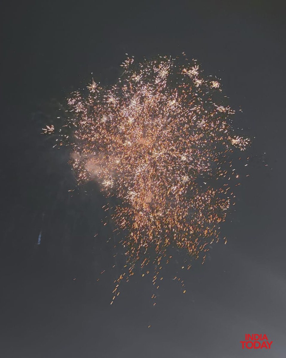 IndiaToday's tweet photo. Kolkata: On the occasion of Prime Minister Narendra Modi's birthday, the River Ganges has been decked up, accompanied by a dazzling display of fireworks.
#PMModi #NarendraModi #ModiBirthday #Kolkata #Ganga #ITPhotoblog #NamoAt76 https://t.co/ODj8bTdPkO