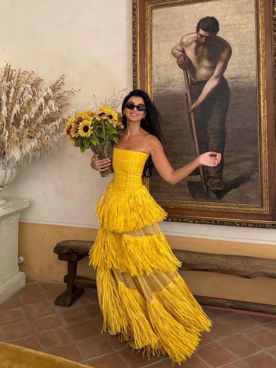 vogueishgirl's tweet photo. frills on frills https://t.co/Qla055RbWa