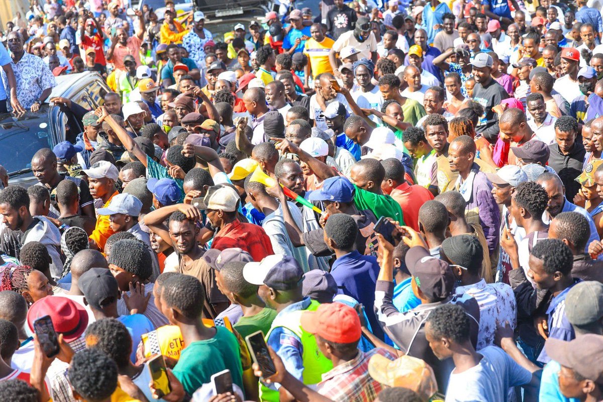 PPYL_Ke's tweet photo. THE PEOPLE'S TOUR IN ISIOLO COUNTY, ISIOLO TOWN.

Today, The People’s Party Leader Hon. Ndindi Nyoro led the People's Tour in Isiolo Town. His address was centered on leadership and the community it serves. The people of Isiolo filled the streets to welcome him, joined by local leaders, among them Chari Ward MCA Hon. Abdullahi Golicha Meja and Wabera Ward MCA Hon. Salesio Kiambi.

In a gathering marked by candid dialogue on the issues weighing heaviest on the County, insecurity was outstanding of them all, and Ndindi Nyoro gave an assurance that the security this regime has failed to fix must be restored in Isiolo County under his leadership: for the basic reason a government exists is to guarantee security. His message struck a chord with a community that has borne the brunt of insecurity for too long, one the People's Party says it won't stop repeating until action follows.

Africa is our business, and protecting our people comes first. 

Peoples Party
#PeoplesTour
#NdindiNyoro