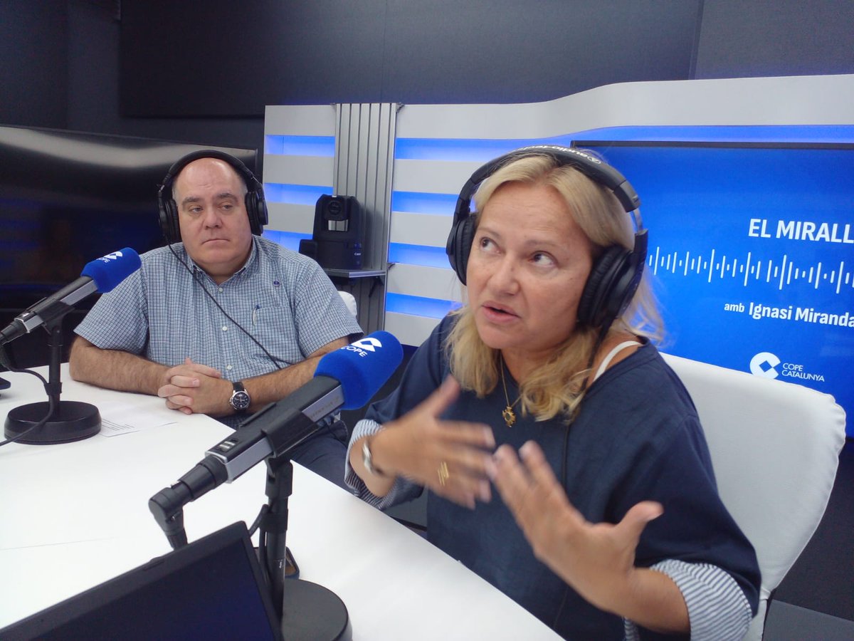 IgnasiMiranda's tweet photo. Us esperem aquest divendres #18Setembre 13.33h #ElMirall 783 AM @COPE_Catalunya @ecclesiacope @COPE: Fermín Delgado @basilicamerce, Mònica Padrol, @rafacervera22 i Eva Tortras @40diesperlavida; notícies i 'Beneiré el Senyor' https://t.co/GHs2Usj8bE: https://t.co/XFV21lyMl0 https://t.co/M9yTZ3ZJOu