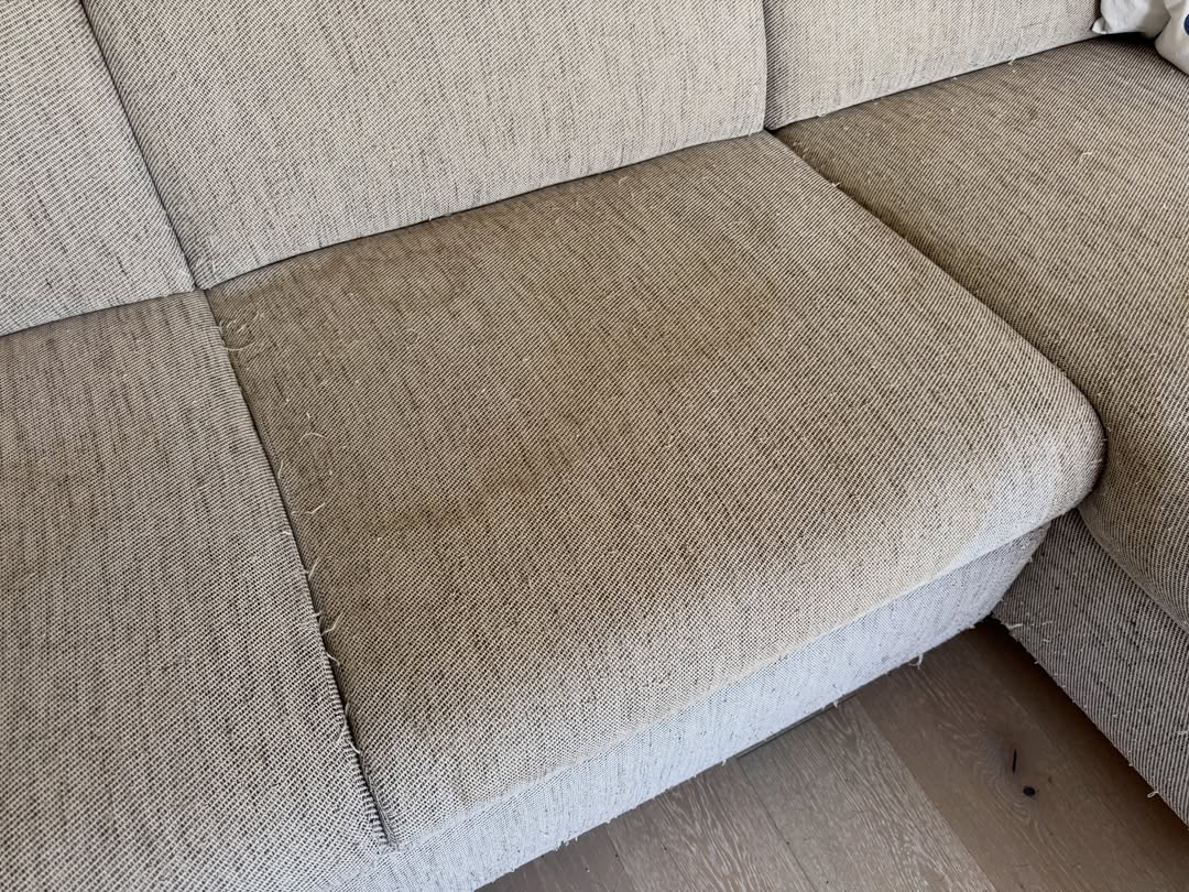 RosalineMclead's tweet photo. Deep furniture cleaning https://t.co/tmfzk9BM47