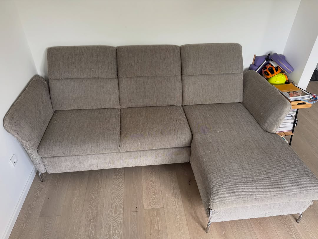 RosalineMclead's tweet photo. Deep furniture cleaning https://t.co/tmfzk9BM47