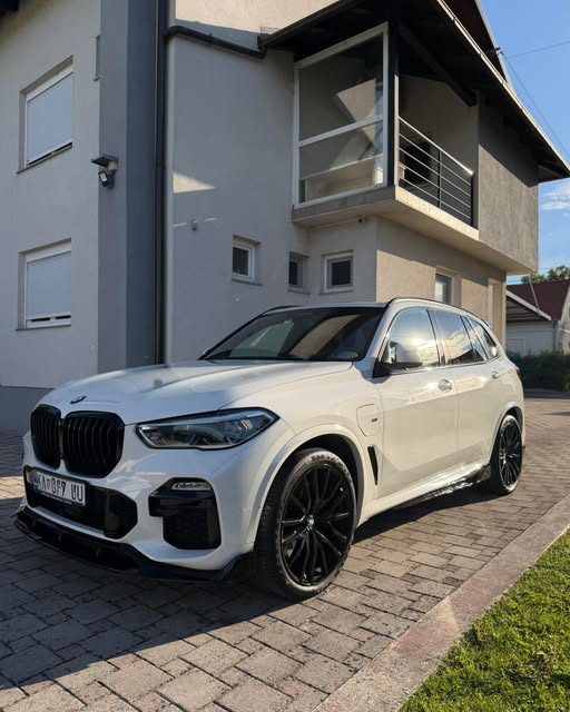 DarlineFriwp's tweet photo. The result speaks for itself. Ready for the road. Message us to book an appointment. https://t.co/HxsSWZiiA8