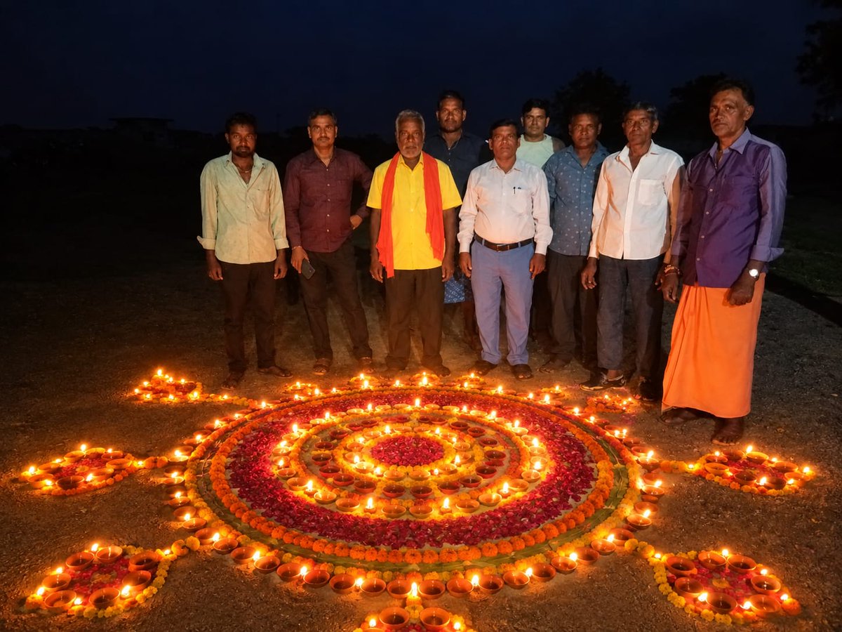 sevasankalps's tweet photo. सहकारिता विभाग 
#CGkeAshirwadkaDiya
#sevasankalpabhiyan
#modiat25
#vishnubhaiya 
#SevaSankalpBB https://t.co/X87gbBc5nQ