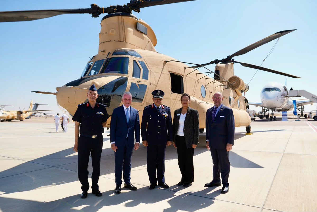 USEmbassyCairo's tweet photo. Congratulations to Boeing, the U.S. Army and the Egyptian Ministry of Defense on the delivery of the new CH-47F Chinook helicopter—another concrete example of the expanding commercial and defense partnership between the United States and Egypt. 🇺🇸🇪🇬 https://t.co/Jw6x2RYrBz