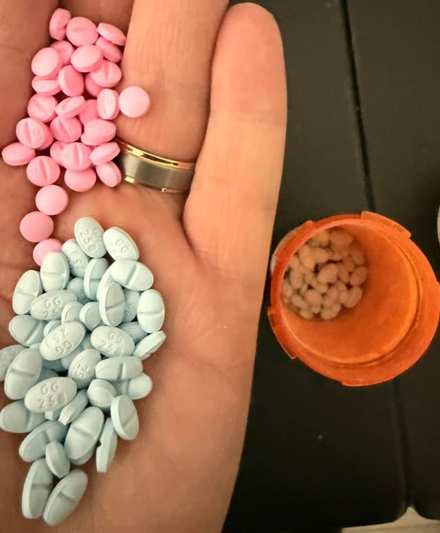 Tracy6tbg's tweet photo. Prepping for the weekend!

Gonna be a fun one!
#DrugDealers #coke #drugtwt https://t.co/e8Lbvcq2AL