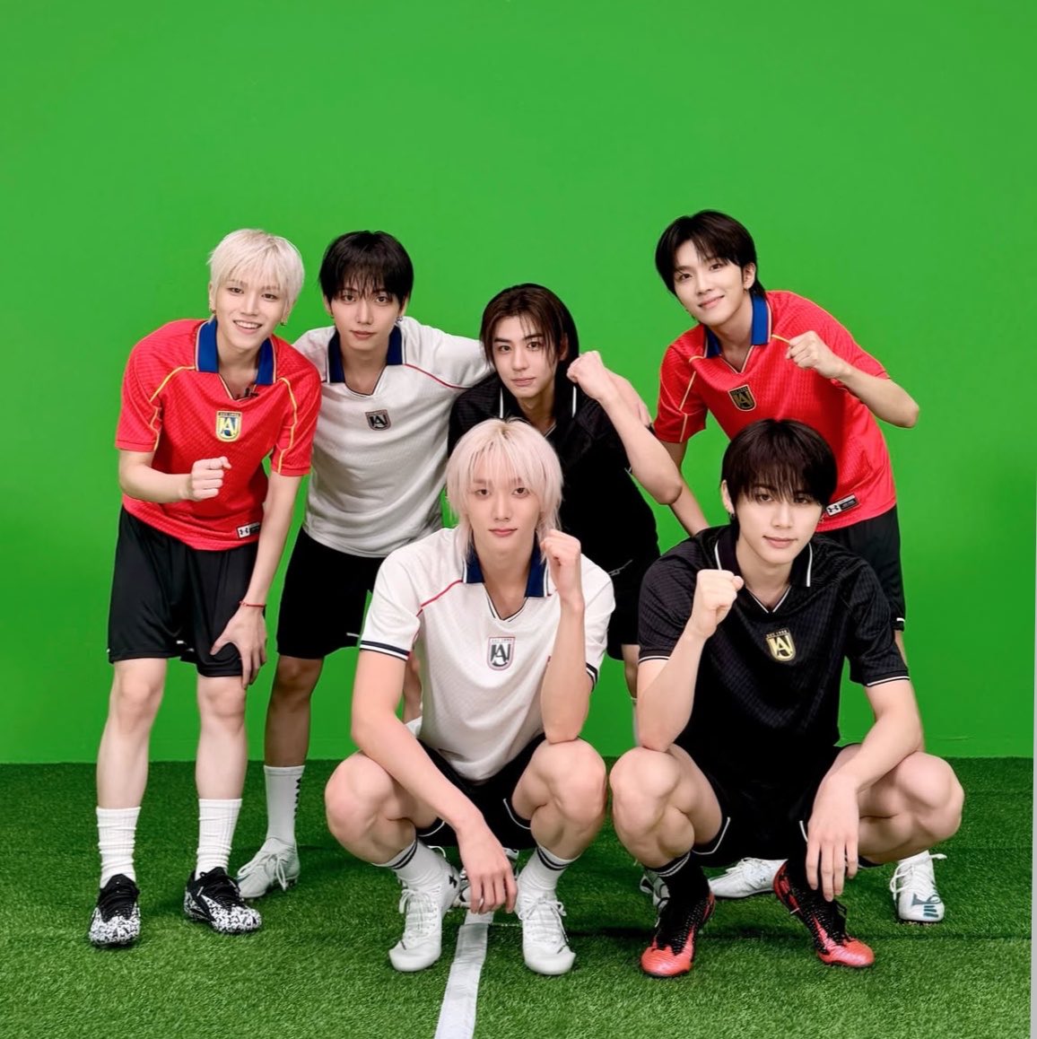 _shnyann's tweet photo. (特に前列コムチズのお2人に)ヲトコを感じてしまい敗北 泣くかと https://t.co/8gUOKQP3xi