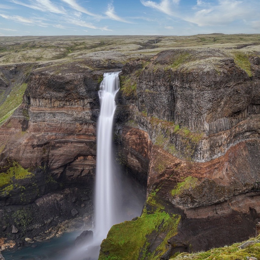 HortenseJayea's tweet photo. Iceland taught me that some journeys aren’t about reaching a destination, but about getting lost in breathtaking landscapes, chasing waterfalls, and making beautiful memories along the way. https://t.co/nhDVMRgeZ4