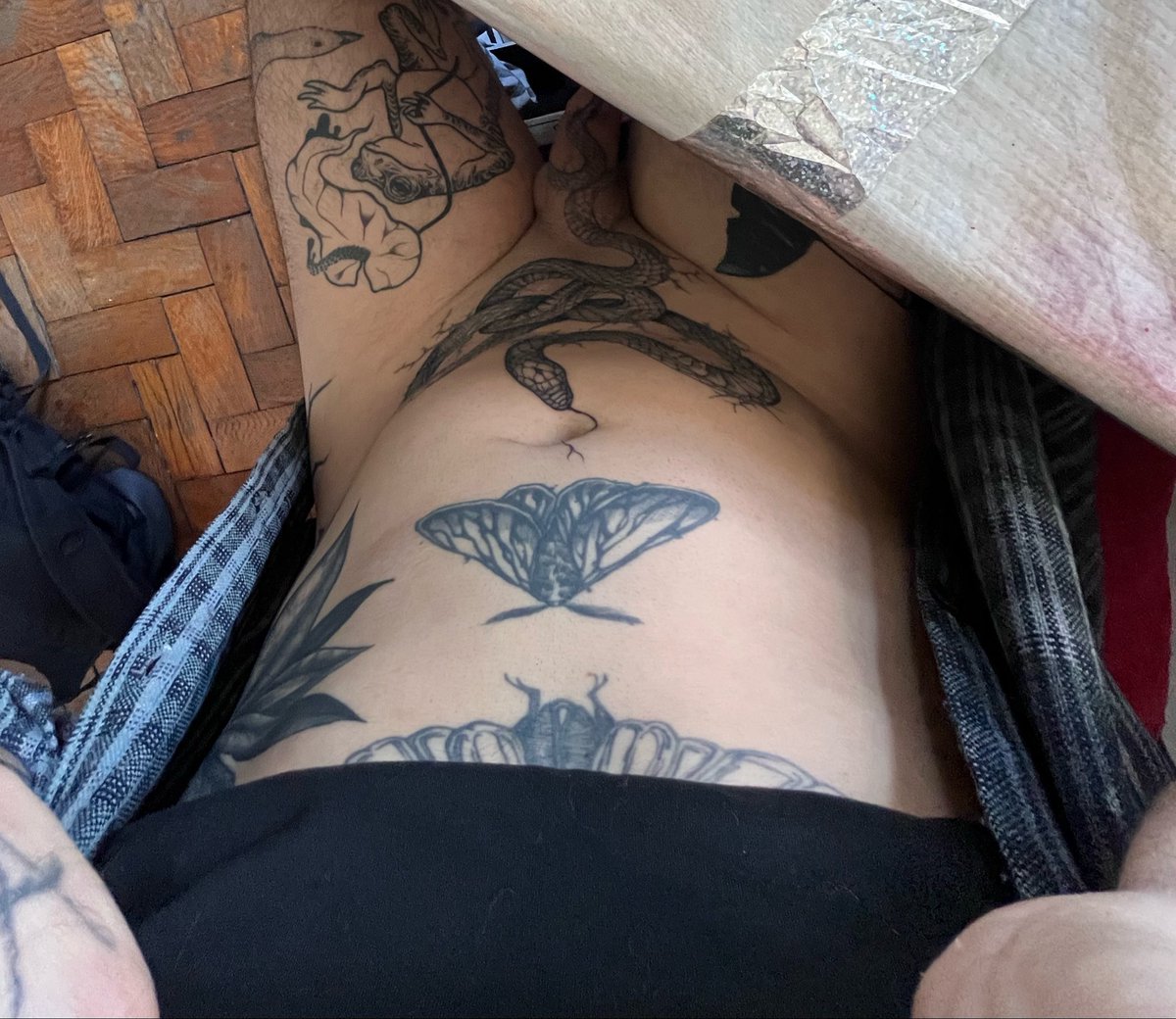 emilianitxx's tweet photo. They said the air is good for the healing proses (? https://t.co/XOIFxpDXiY