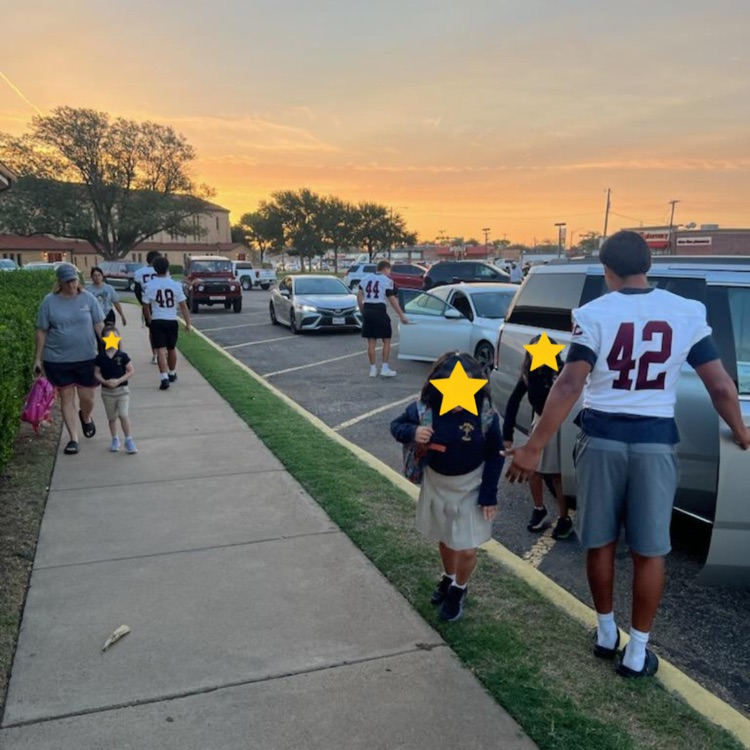 HISD_Sports's tweet photo. Thank you to everyone involved for allowing our Herd Varsity Football players to greet students this morning!
#HerdONE
@hisd_sports | @tmobile | #FN5GL | #Entry https://t.co/g7cE8G10ue