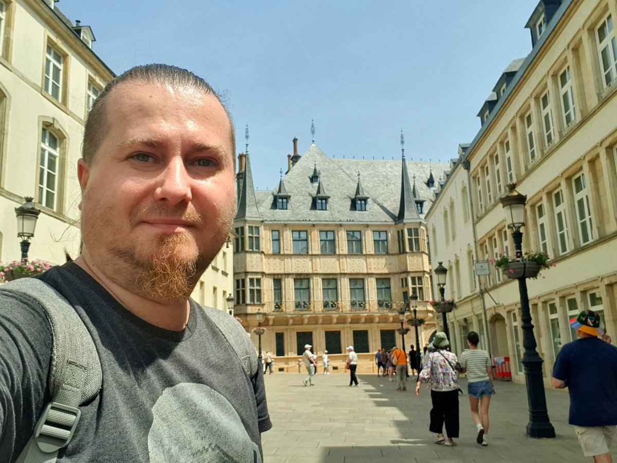 mrSleza's tweet photo. Улица Рен и Дворец Великих Герцогов

#travel #luxembourg https://t.co/3Ts4P2tUhs
