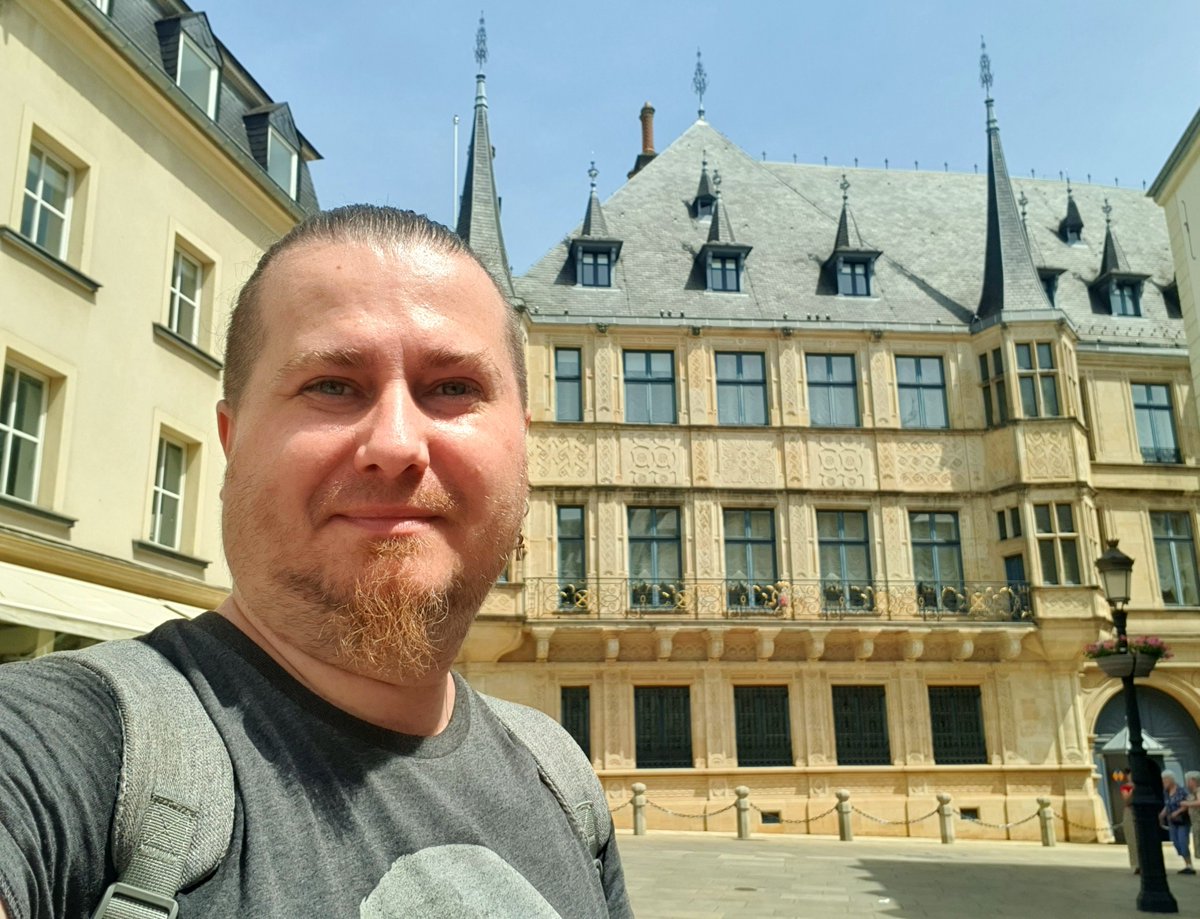 mrSleza's tweet photo. Улица Рен и Дворец Великих Герцогов

#travel #luxembourg https://t.co/3Ts4P2tUhs