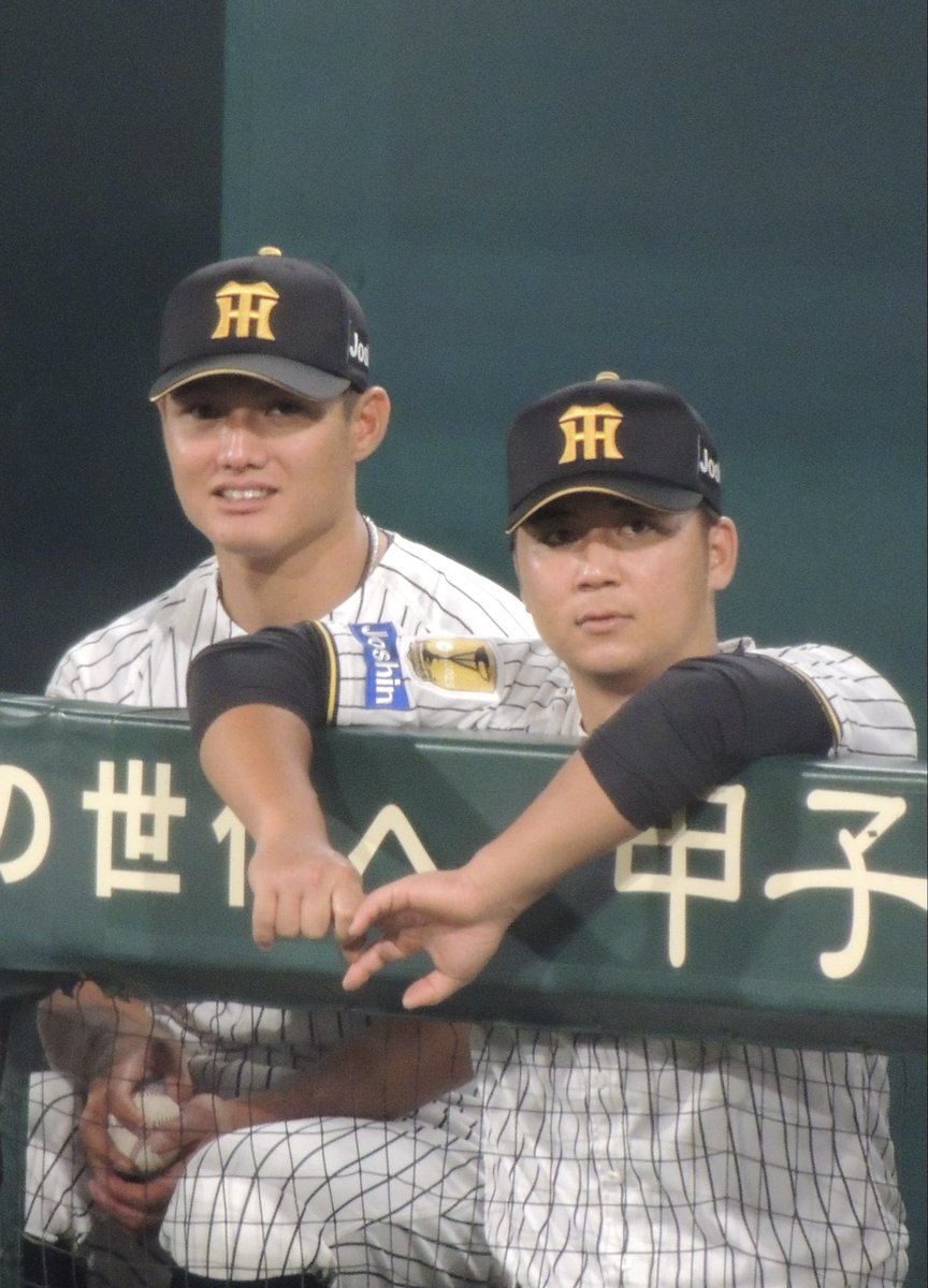 ma___0235's tweet photo. スタッフの方だけでなく西純矢さんのお膝もさわさわしてた井坪選手、、🤭
甘え上手なキャラなのか、、と密かにキュンとしました🥺笑 https://t.co/e8KJfU19N6