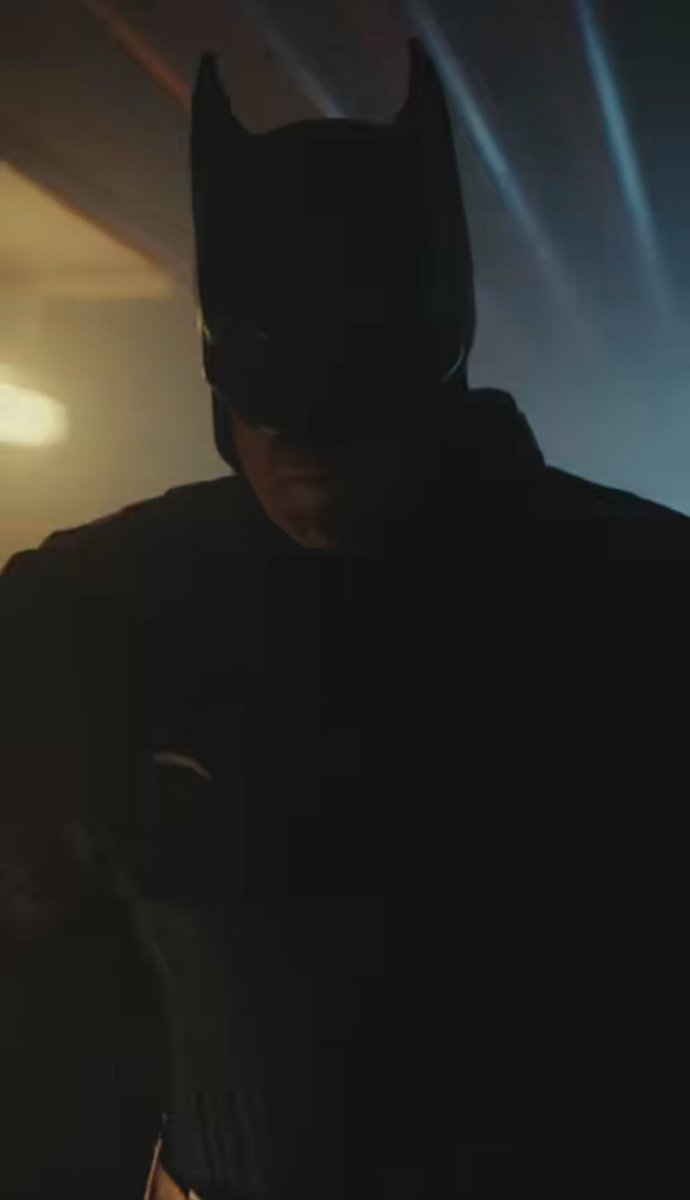BoinkBuzz's tweet photo. 🚨 First Potential Look at James Gunn's DCU Batman Suit

Insider Reports &amp; Industry Scoopers suggest that a glimpse of the Gotham Knight will be shown in the post credit scene for "MAN OF TOMORROW" https://t.co/Q0n91IbJfF