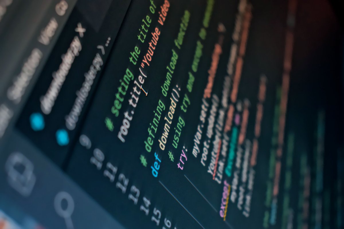 therealamitkr's tweet photo. Which programming language is truly worth mastering in the AI era right now?

Python?
Rust? 
Something else?

Drop your honest opinion below https://t.co/p2xso8vFOr