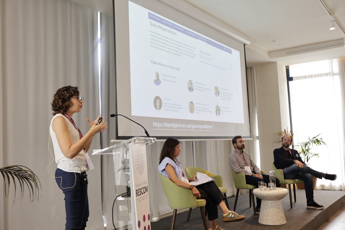 universitatURV's tweet photo. 🎙️Avui al XIX Congrés de Responsables de Comunicació dels Col·legis de Metges d’Espanya, hem presentat l'experiència de la Guia d'especialistes de la #URV, una eina que facilita el contacte entre la comunitat investigadora i els mitjans de comunicació. https://t.co/cW9vMYRmgu