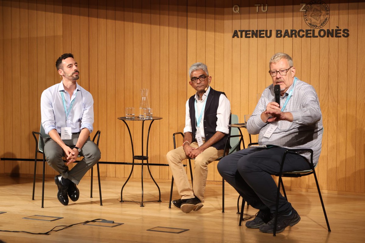 scienhub_org's tweet photo. @RMKGandhi @ECDC_EU π©ΊLiver health takes center stage at #HIVClinicalTopics
@sanjaybhagani and Felice Cinque @LaStatale explore HBV reactivation in tenofovir-free regimens and the growing impact of MASLD in people living with #HIV. https://t.co/wryhm1BiW5