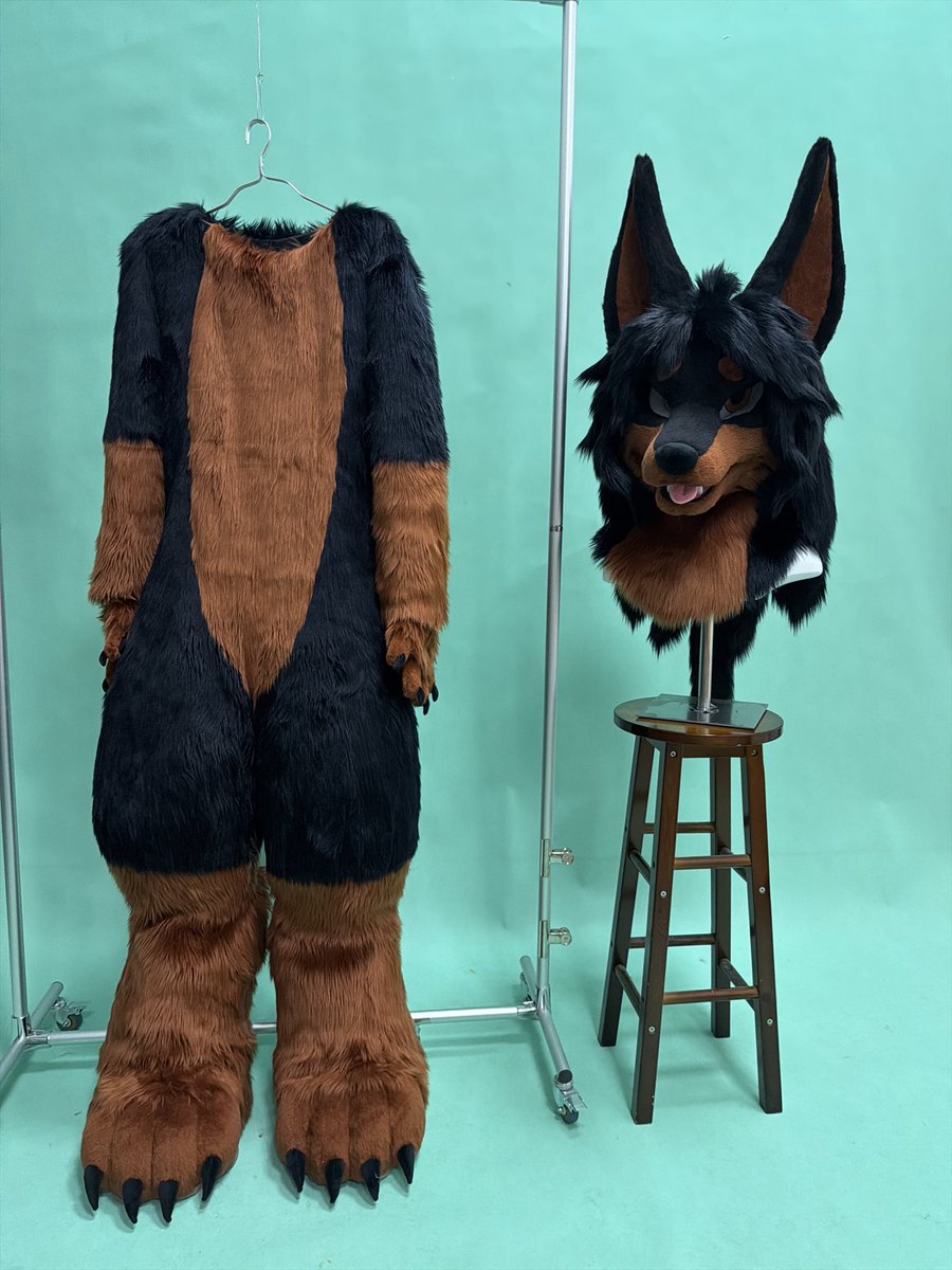 Ruby_protogen's tweet photo. Doberman fullsuit commission display
We don't just produce protogen
https://t.co/PJhrLFg2na
#fursuitcommission #rubyprotogenstudio #vcr #fursuit https://t.co/XeEsWJaH5b