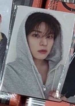 luvksminnie's tweet photo. HES FUCKING NAKED IN THIS PHOTOCARD https://t.co/dooXEqtvkc