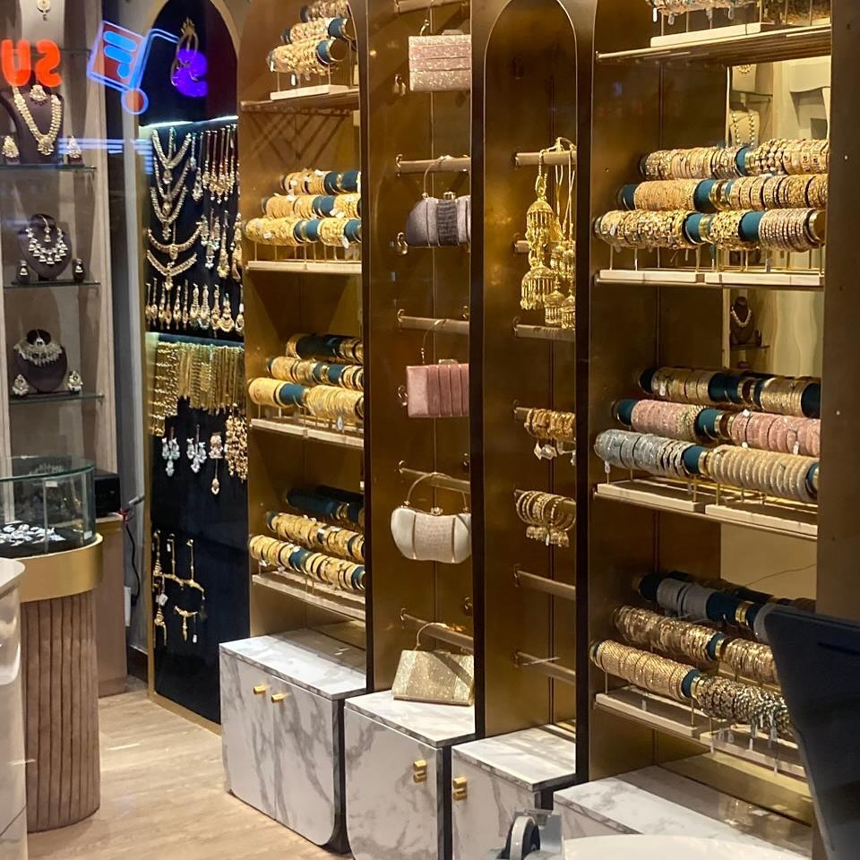 MartinKatoepc1's tweet photo. Racks designed and built by Woodzip Associates. https://t.co/YtB3MWXPhV