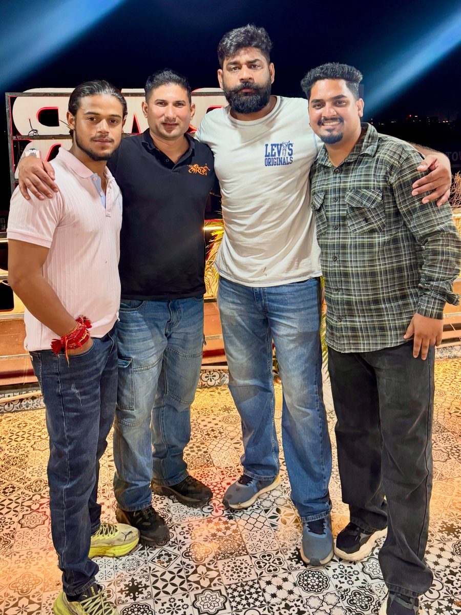 AngelynTalbba's tweet photo. Birthday party for Bhau with friends. @lalit_maurya_bhau @bhupichoudhary_ @gauravjoshifitness @swediaaman @siddhantbadoni001 @sh. ubham6230 @impiyush_tripathiiii_2590 https://t.co/LTLzF8UkPn