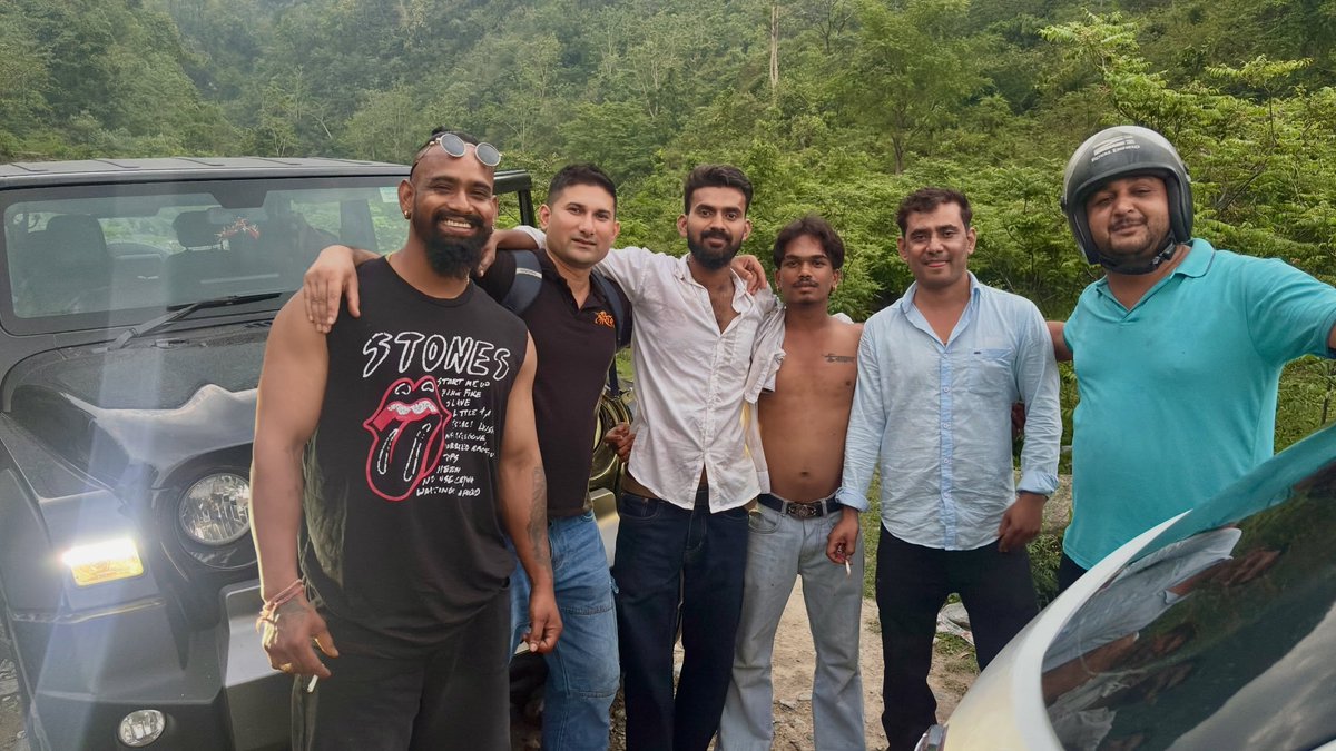 AngelynTalbba's tweet photo. Birthday party for Bhau with friends. @lalit_maurya_bhau @bhupichoudhary_ @gauravjoshifitness @swediaaman @siddhantbadoni001 @sh. ubham6230 @impiyush_tripathiiii_2590 https://t.co/LTLzF8UkPn