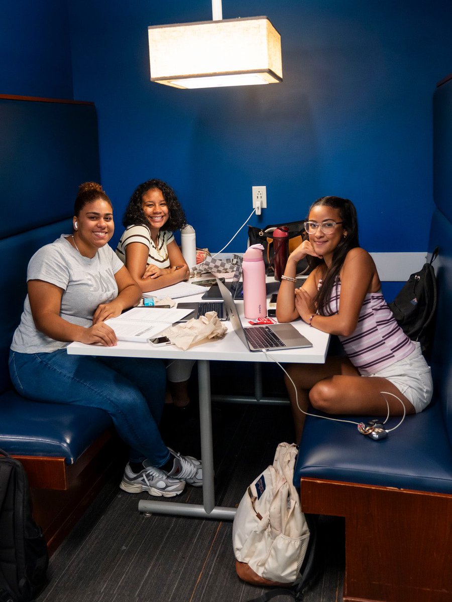 UBLibraries's tweet photo. All smiles in Silverman!🤩 Look at these studious groups. Spot a friend? Tag them below! #UBuffalo #UBuffaloLibraries https://t.co/8YbxyFtdyk