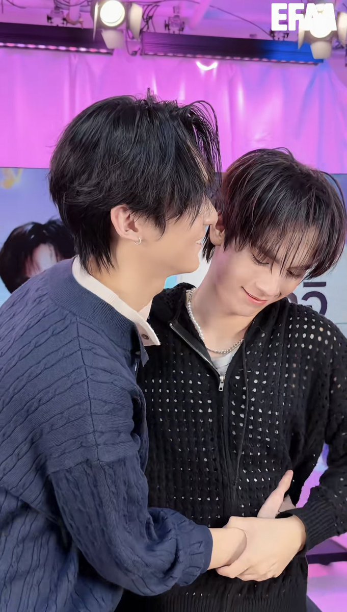 jiracutie's tweet photo. HOLY SHIT GOODNIGHT YALL https://t.co/SjDXkbBVeL