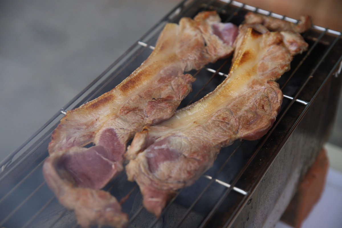 JenniKile's tweet photo. Meat, meat, meat. Since moving to Suojae, I rarely visit barbecue restaurants in Gumi. Buying meat and grilling it in the yard feels like five round trips to paradise. Finding untrimmed hangjeongsal isn’t easy, but Heungin Byeoldam on Naver https://t.co/fzEHJ7LuA1