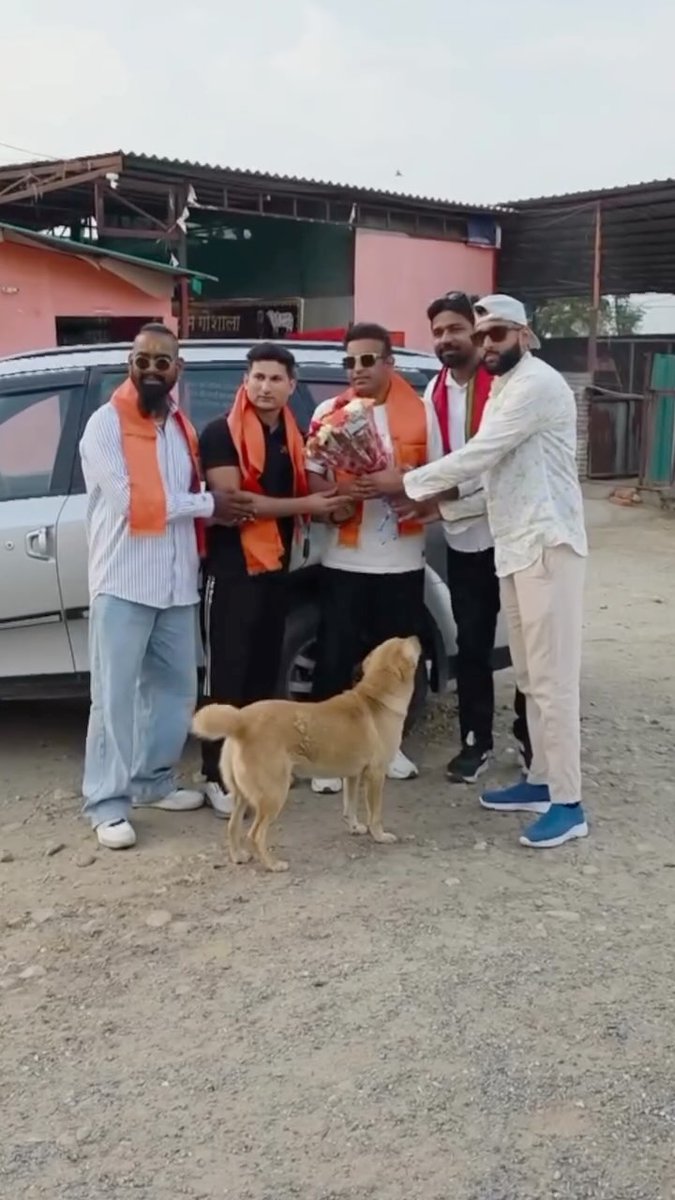 AngelynTalbba's tweet photo. Today, I served at Shri Krishna Dham Gaushala with my brother and friend, Haryanvi singer and rapper Branded Fauji, and my friend Lalit Maurya. Thank you, Bhupi Bhai, for running this gaushala. Please visit and serve the cows. https://t.co/CLobXQnda8