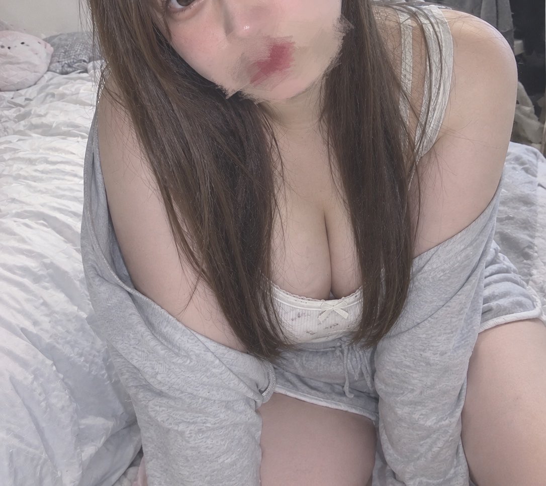 mi_2zu_'s tweet photo. #裏アカ女子  #裏垢女子  #おじさん大好き  #おじさんと繋がりたい
上京してからともだちもあんま出来なくて寂しい……。承認欲求マシマシ女だからいっぱい投稿しちゃうと思いますがかわいがってください🥹🥹🥹🥹 https://t.co/D4bcwnwwbP
